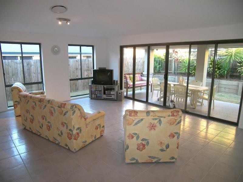 16 Orchard Crescent, Springfield Lakes QLD 4300