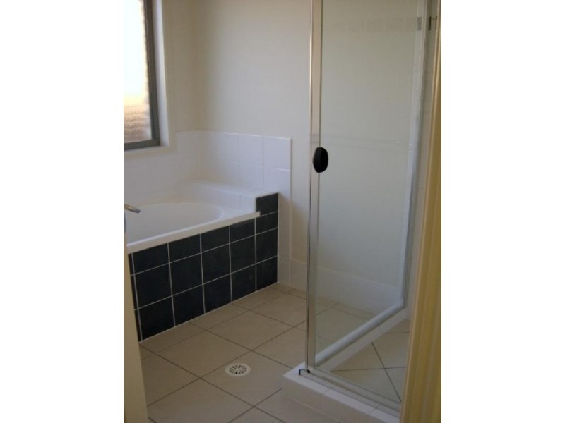 6 Sarah Place, Raceview QLD 4305