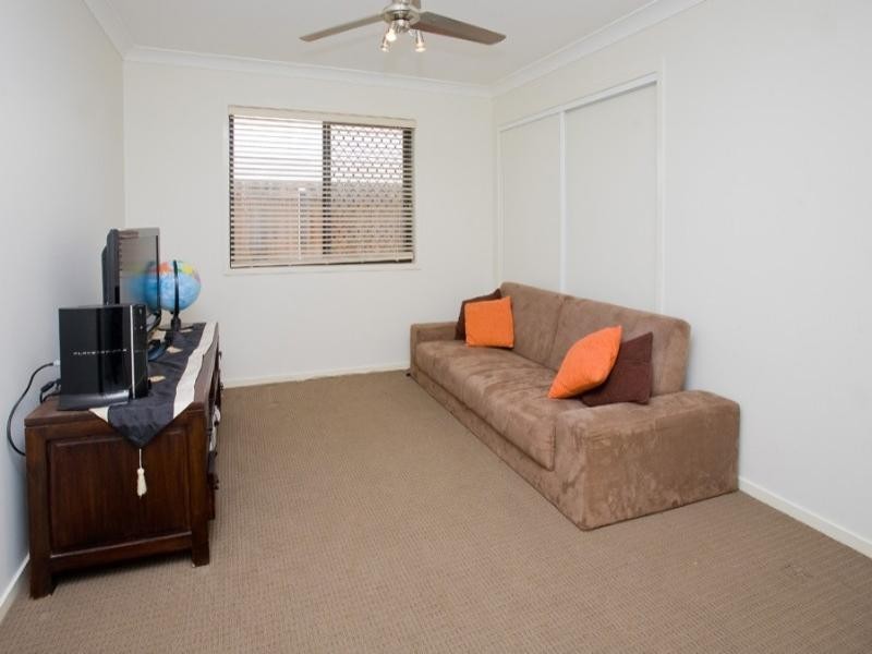 1 Parkview Drive, Springfield Lakes QLD 4300