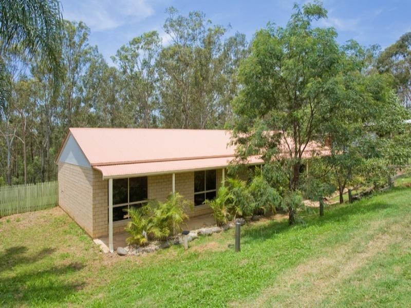 110 Mary Street, Blackstone QLD 4304