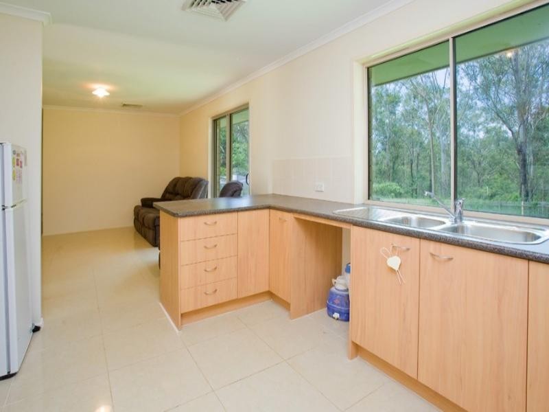 110 Mary Street, Blackstone QLD 4304