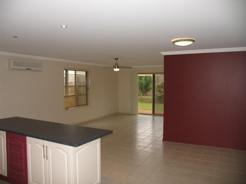 10 Cobourg Street, Forest Lake QLD 4078