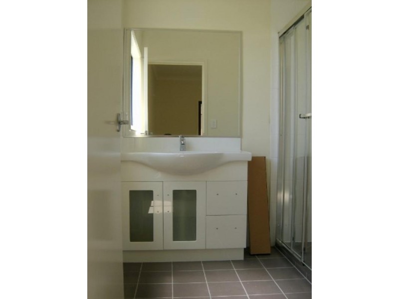 34 Shallow Bay Drive, Springfield Lakes QLD 4300