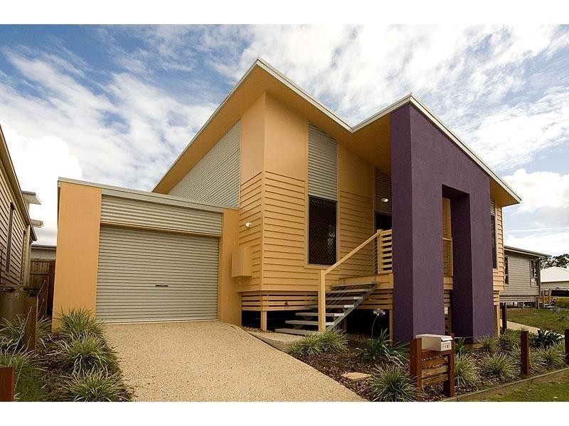 18 Periwinkle Lane, Springfield Lakes QLD 4300