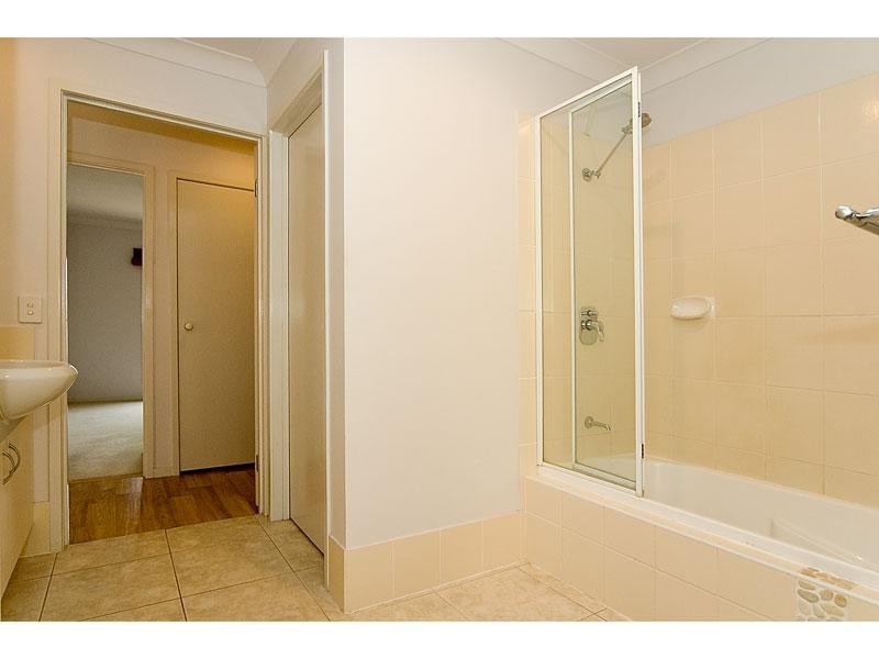 18 Periwinkle Lane, Springfield Lakes QLD 4300