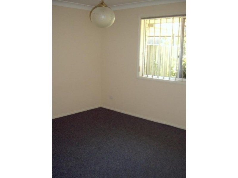 2/27 Forgan-Smith Street, Collingwood Park QLD 4301
