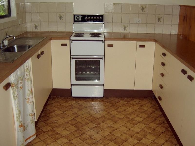 390 Old Logan Road, Camira QLD 4300