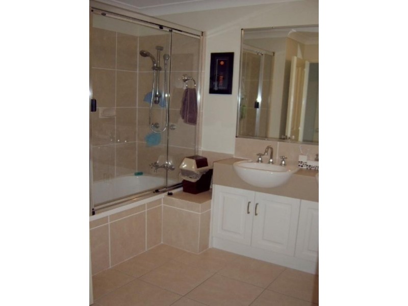 13 Treetops Avenue, Springfield Lakes QLD 4300