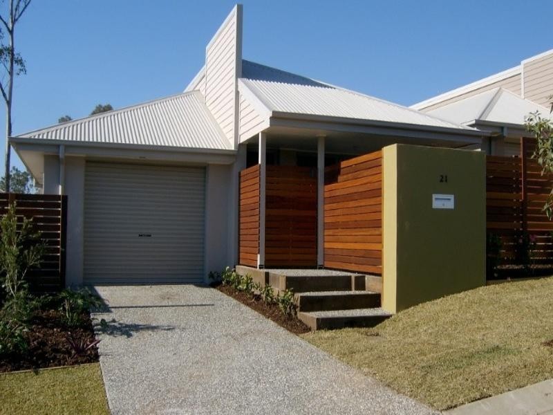 21 Emerald Crescent, Springfield Lakes QLD 4300