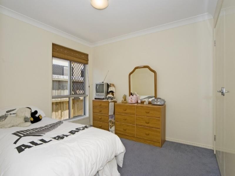 26 Berkshire Crescent, Springfield Lakes QLD 4300