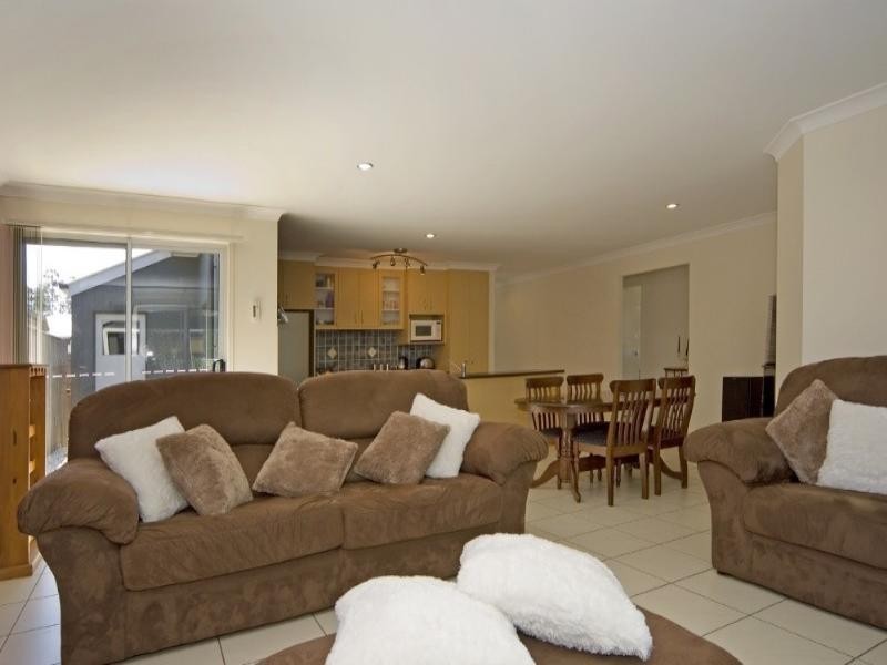 26 Berkshire Crescent, Springfield Lakes QLD 4300