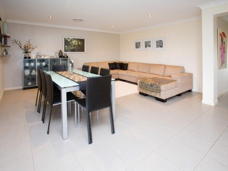 7 Bellbird Drive, Bellbird Park QLD 4300