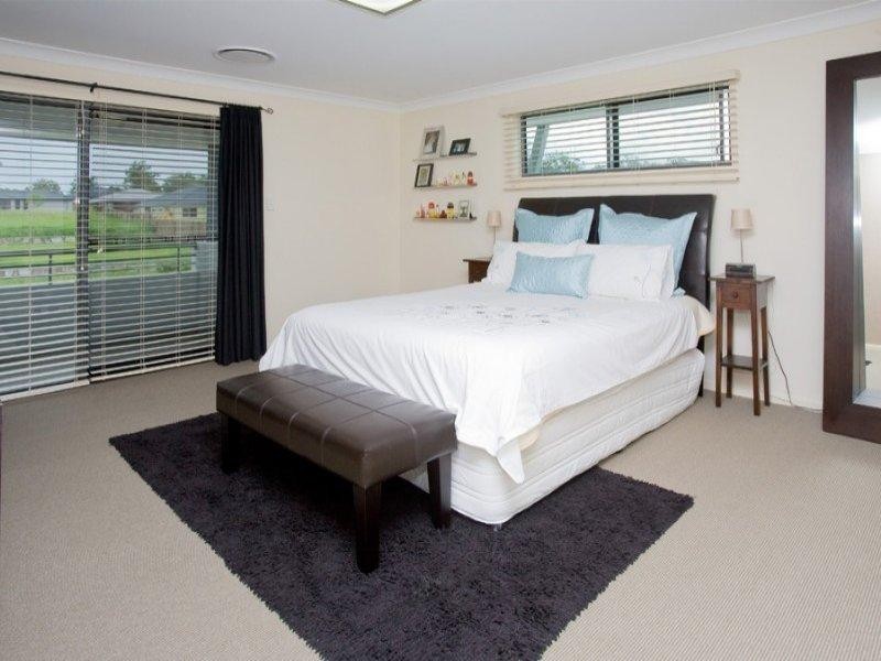 7 Bellbird Drive, Bellbird Park QLD 4300