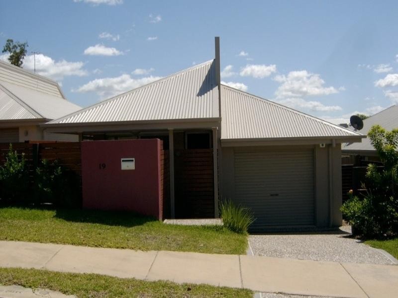 19 Esperance Crescent, Springfield Lakes QLD 4300