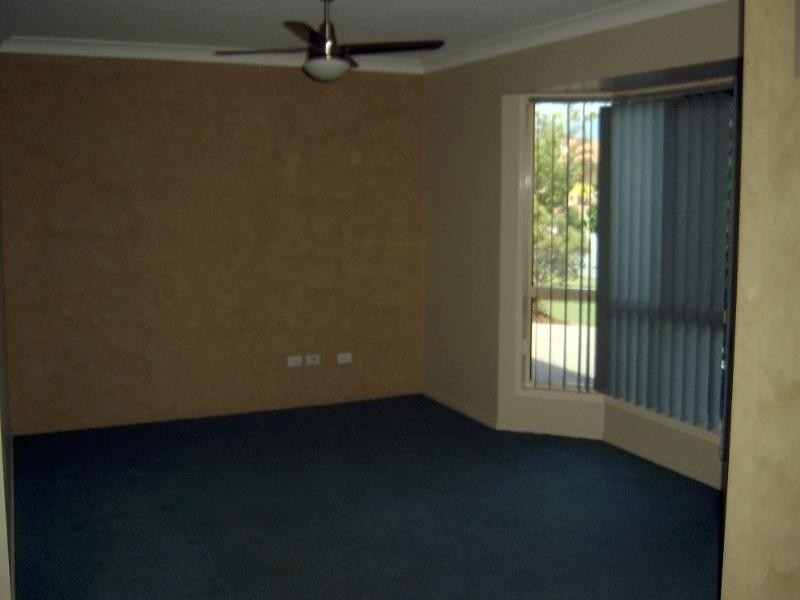 8 Highpeak Crescent, Springfield QLD 4300