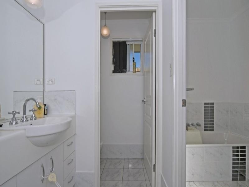 1 McAuley Crescent, Augustine Heights QLD 4300
