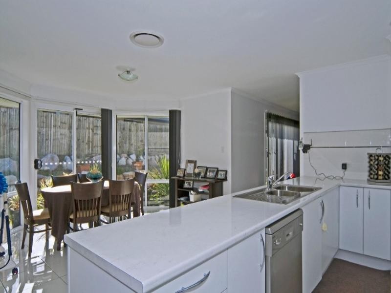 1 McAuley Crescent, Augustine Heights QLD 4300