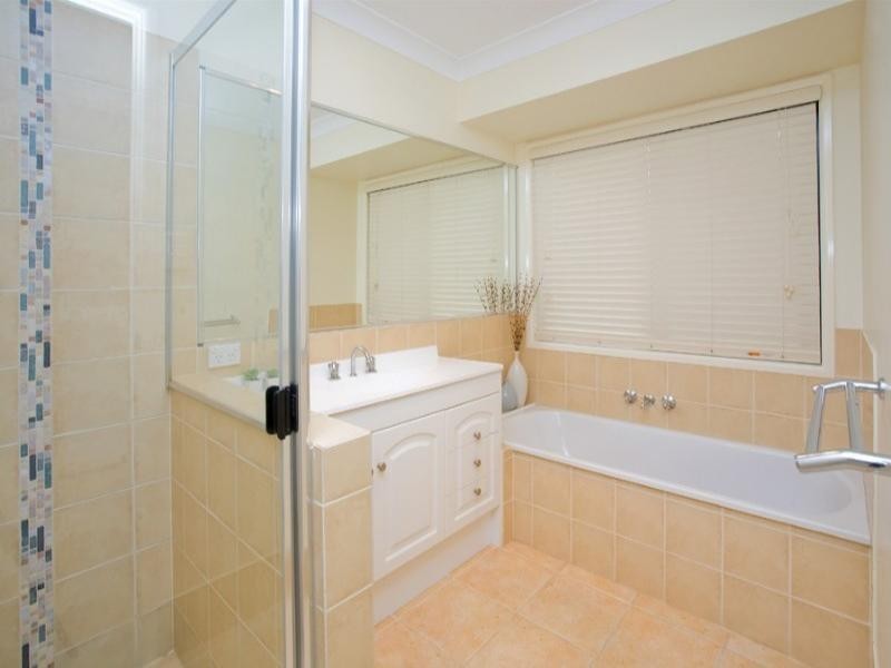 106 Lakeside Avenue, Springfield Lakes QLD 4300