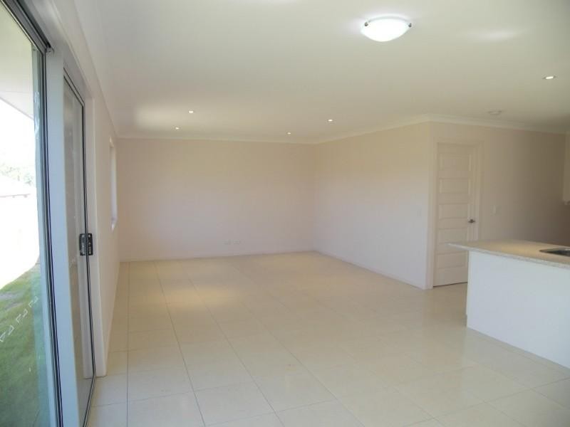 6 Rose Avenue, Springfield Lakes QLD 4300