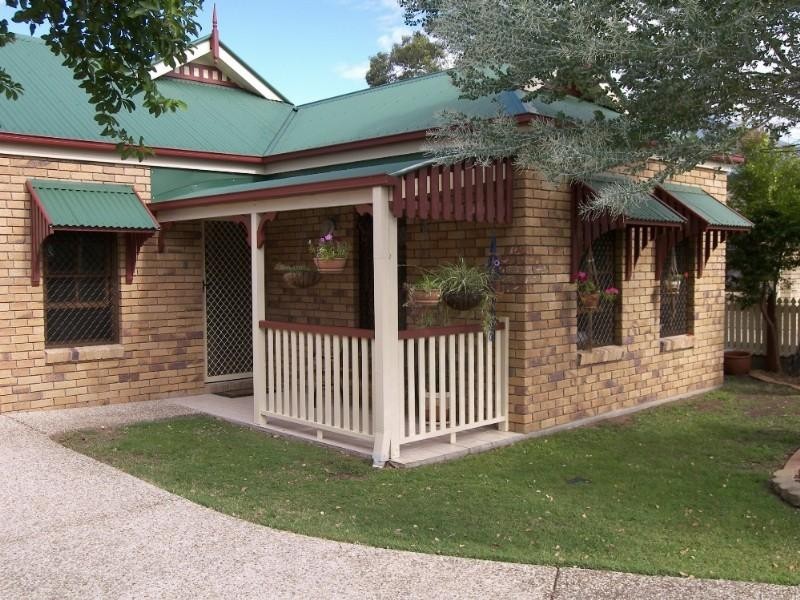 12 St John Place, Springfield Lakes QLD 4300