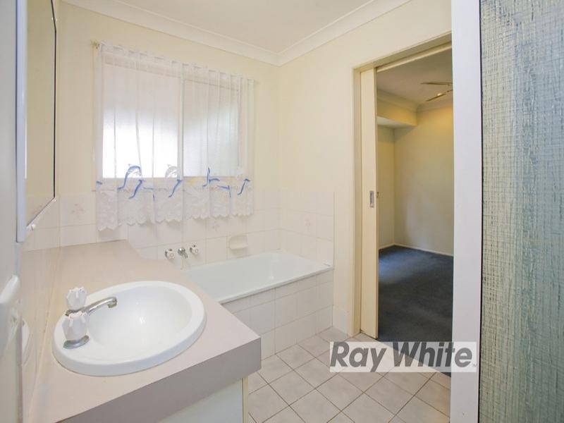 23 Vanessa Court, Camira QLD 4300