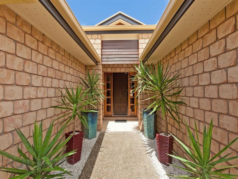 17 De Marce Court, Springfield Lakes QLD 4300