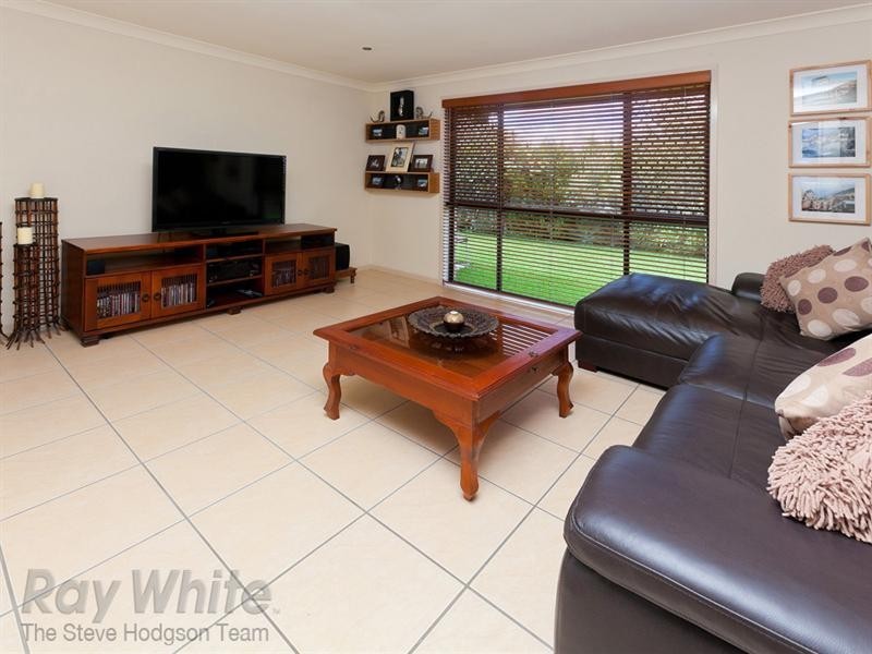 17 De Marce Court, Springfield Lakes QLD 4300