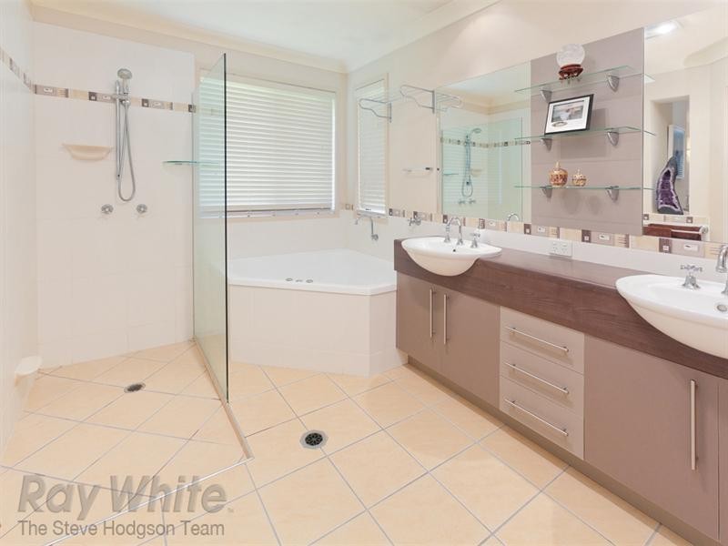 17 De Marce Court, Springfield Lakes QLD 4300