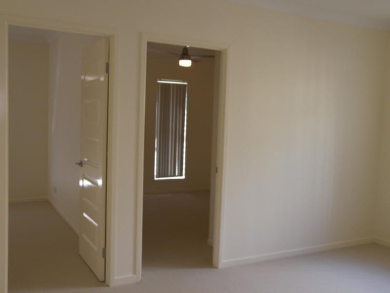 29 Dry Dock Court, Springfield Lakes QLD 4300