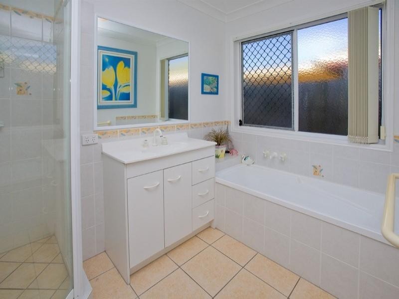 9 Harriet Court, Springfield Lakes QLD 4300