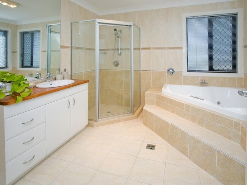 15 Summit Drive, Springfield Lakes QLD 4300