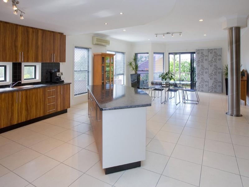 15 Summit Drive, Springfield Lakes QLD 4300