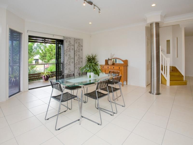 15 Summit Drive, Springfield Lakes QLD 4300