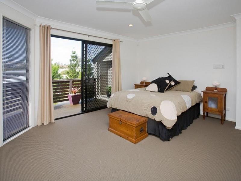 15 Summit Drive, Springfield Lakes QLD 4300