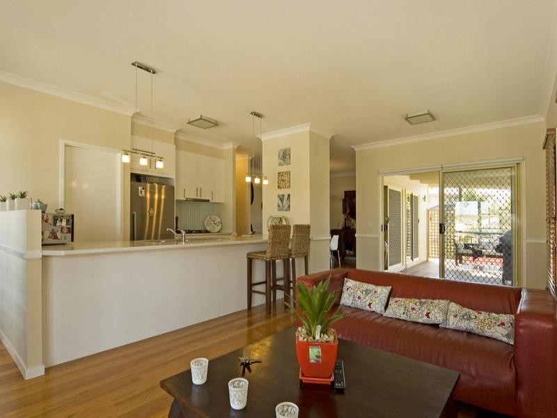 18 Ovals Terrace, Springfield Lakes QLD 4300