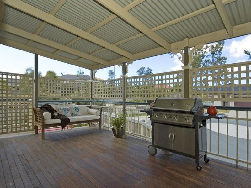 18 Ovals Terrace, Springfield Lakes QLD 4300