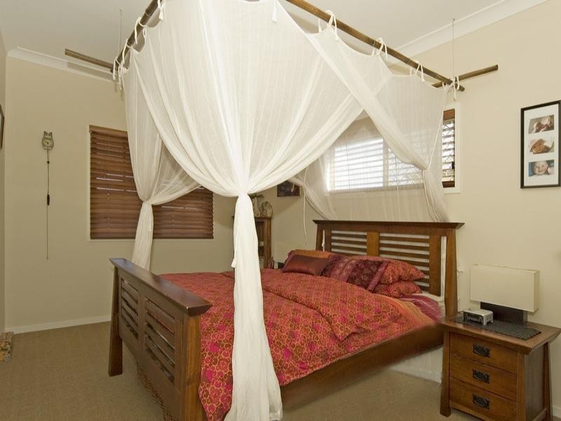 18 Ovals Terrace, Springfield Lakes QLD 4300