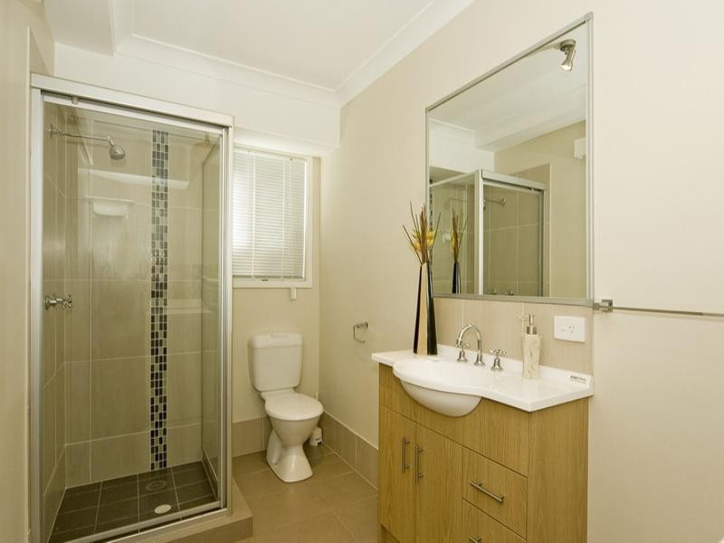 18 Ovals Terrace, Springfield Lakes QLD 4300