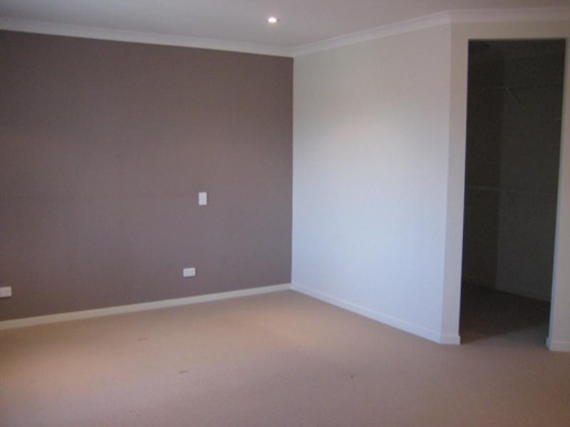 13 Admiral Crescent, Springfield Lakes QLD 4300