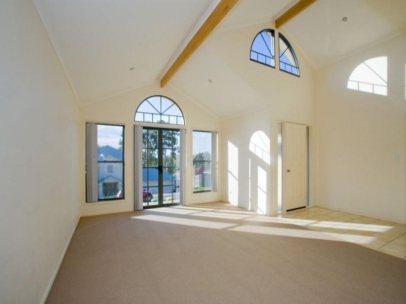 4 Dew Close, Springfield Lakes QLD 4300