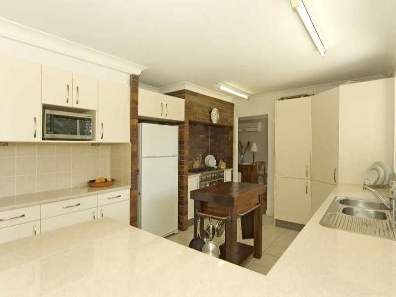 42 Moss Road, Camira QLD 4300