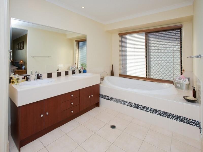 Springfield Lakes QLD 4300