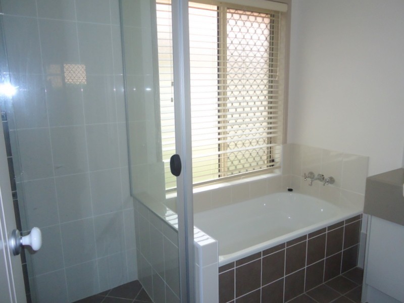 On Karnak Court, Camira QLD 4300