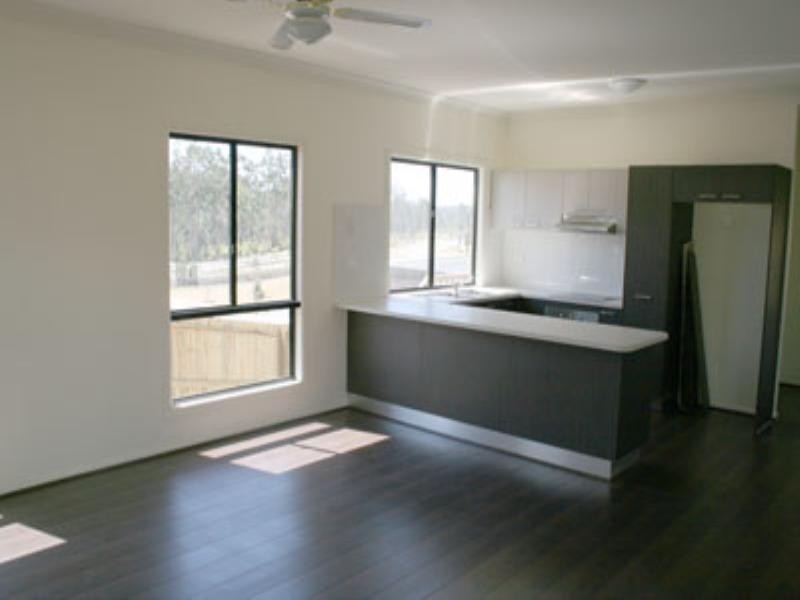 7 Park Edge Drive, Springfield Lakes QLD 4300