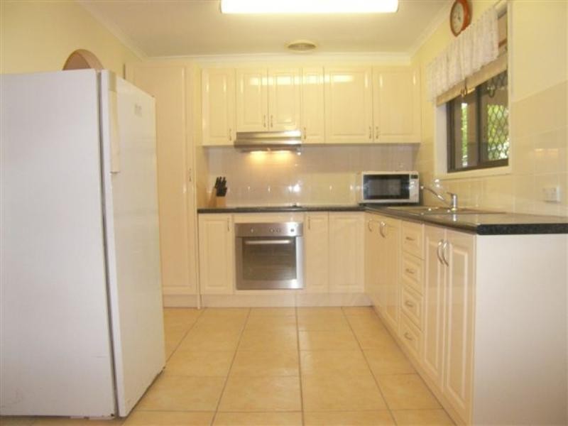 1 Roy Lane, Camira QLD 4300