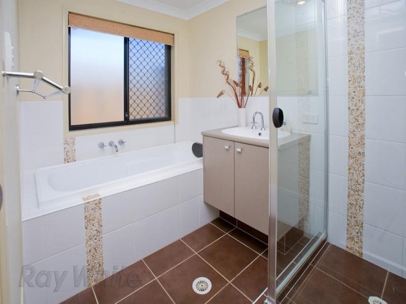 35 Parkview Drive, Springfield Lakes QLD 4300