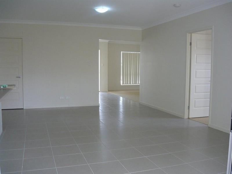 On Cottonwood Crescent, Springfield Lakes QLD 4300