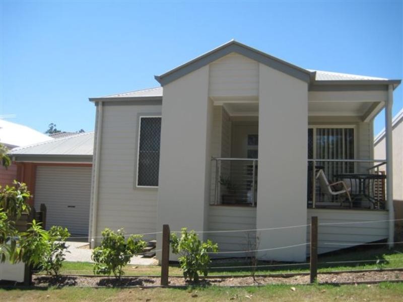 8 Parkview Drive, Springfield Lakes QLD 4300