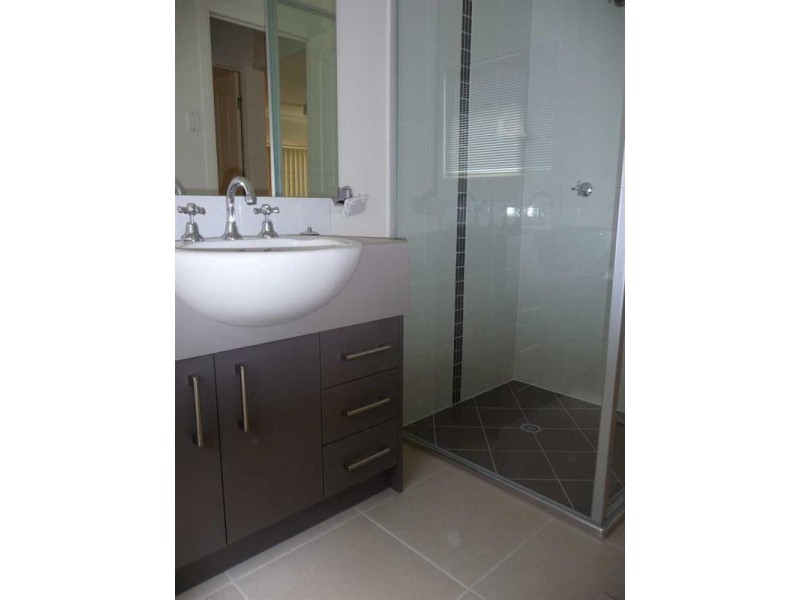 On Kinglake Avenue, Springfield Lakes QLD 4300