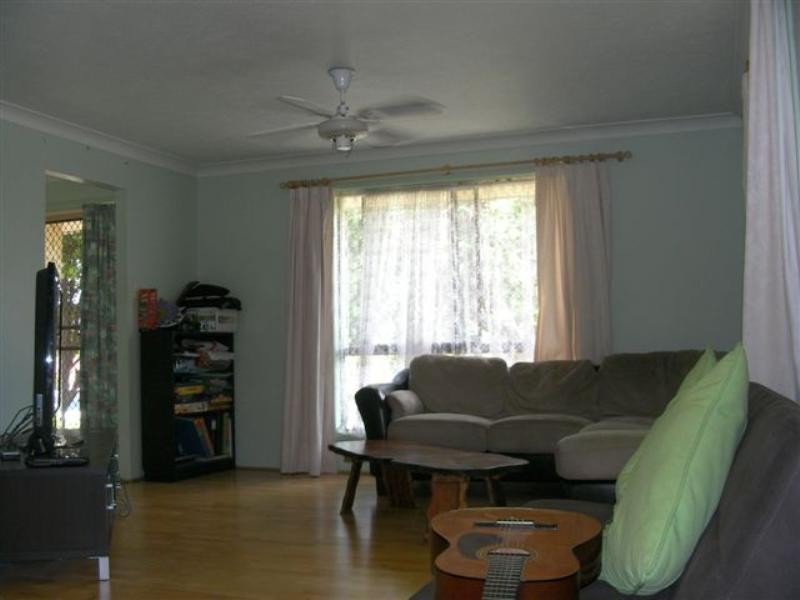 On Acacia Place, Camira QLD 4300